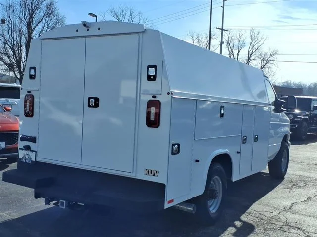 New 2026 Oxford White Ford Base image 24