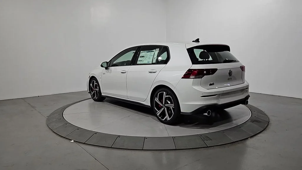 New 2026 White/off-white Volkswagen SE image 3