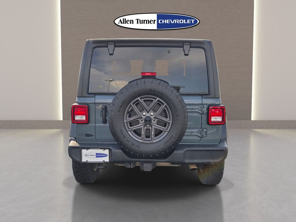 Used 2024 Gray Jeep Sport S image 7