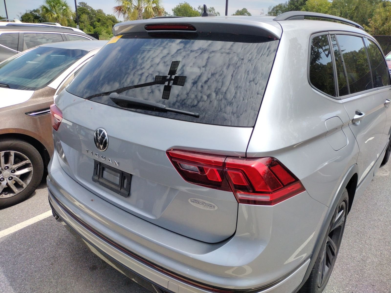 Used 2023 Silver Volkswagen 2.0T SE R-Line Black image 5