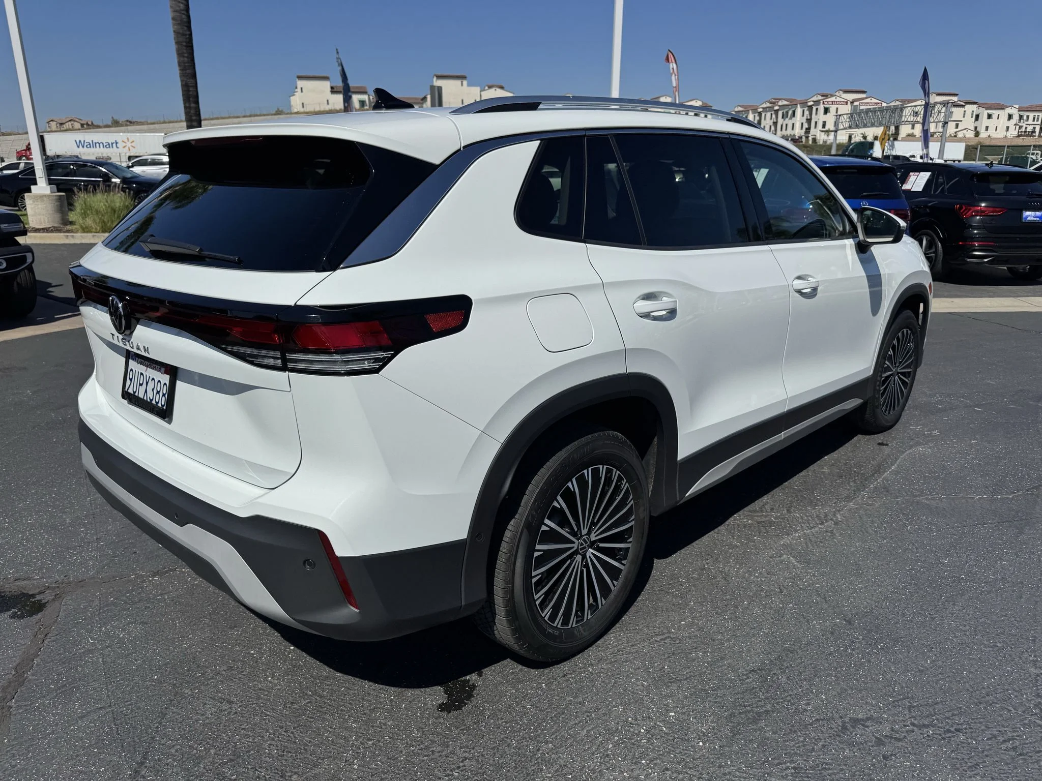 Used 2025 Pure White Volkswagen S image 9