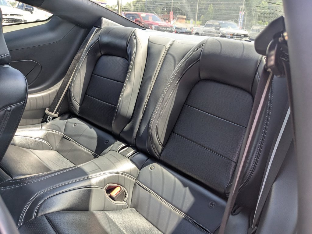 Used 2025  Ford GT Premium image 22