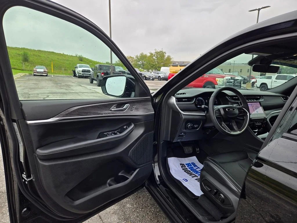 Used 2025 Black Jeep Limited image 12