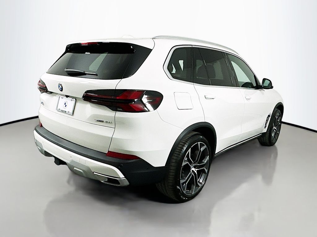 Used 2026 Alpine White BMW sDrive40i image 5
