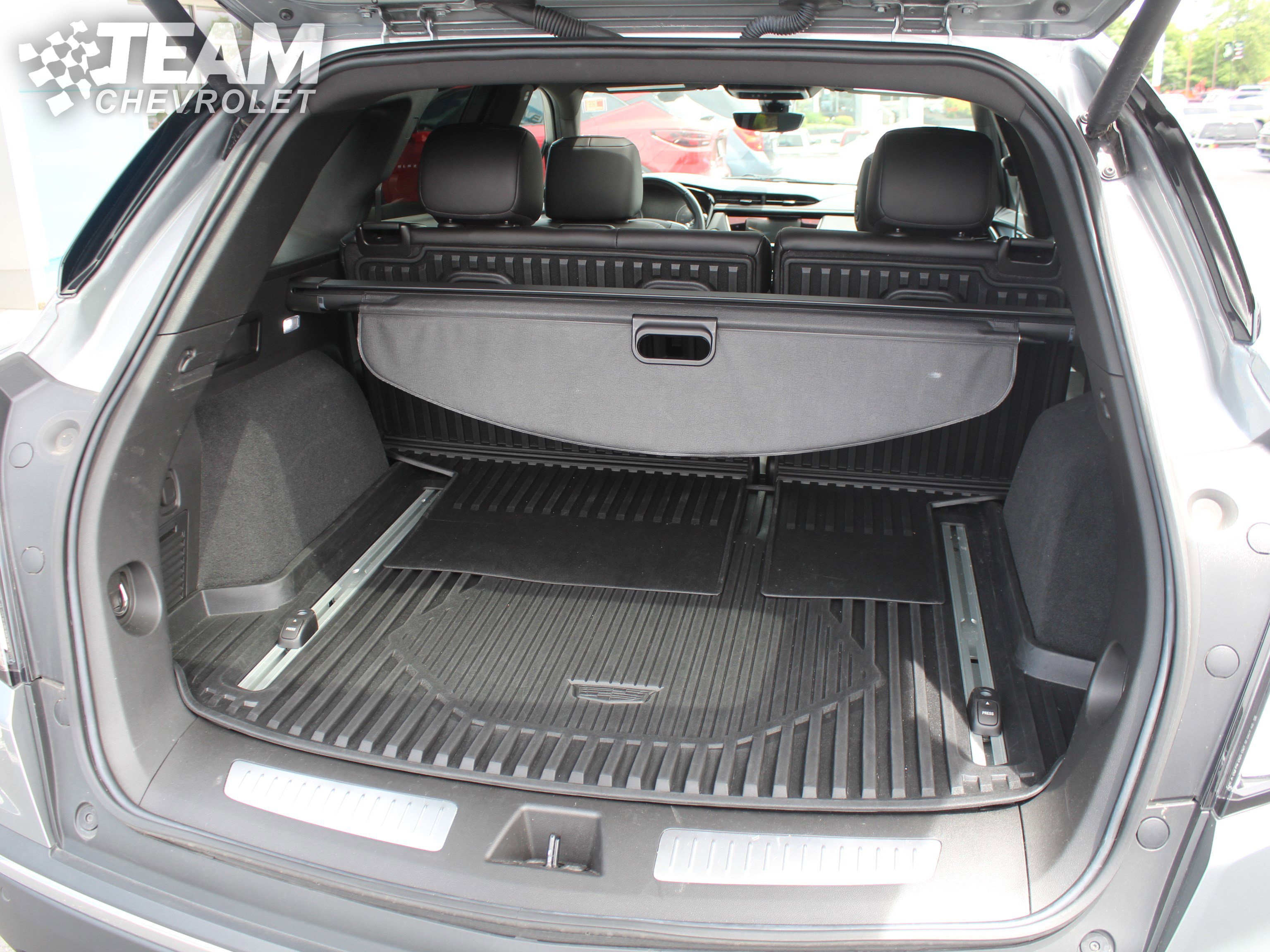 Used 2024 Argent Silver Metallic Cadillac Sport image 30