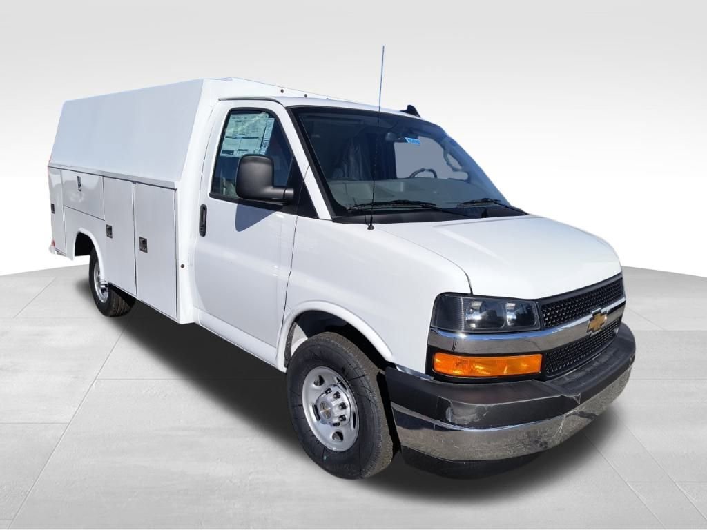 2025 Chevrolet Express 3500 139" WB's photo