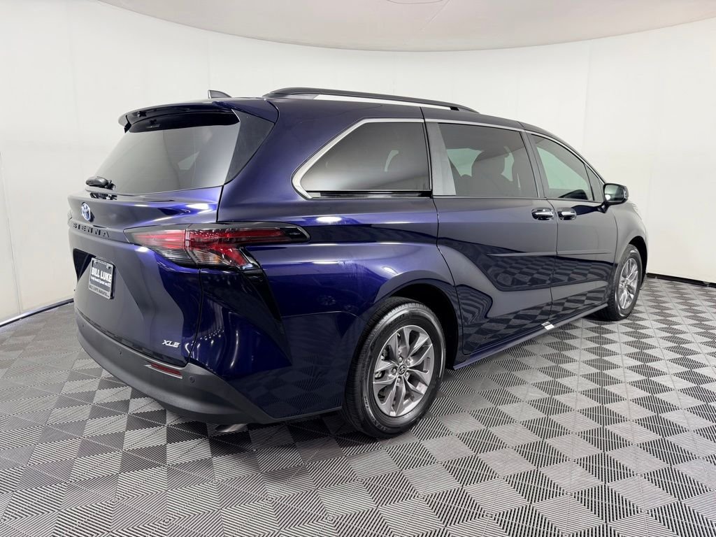 Certified Used 2025  Toyota XLE image 6