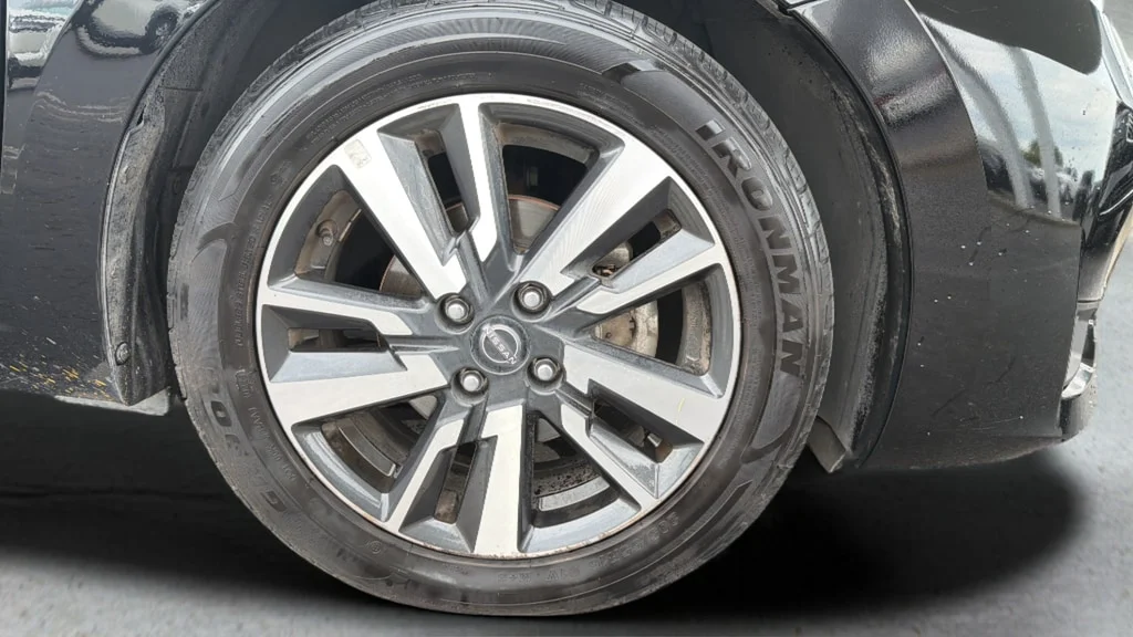 Used 2024 Super Black Metallic Nissan 1.6 SV image 12