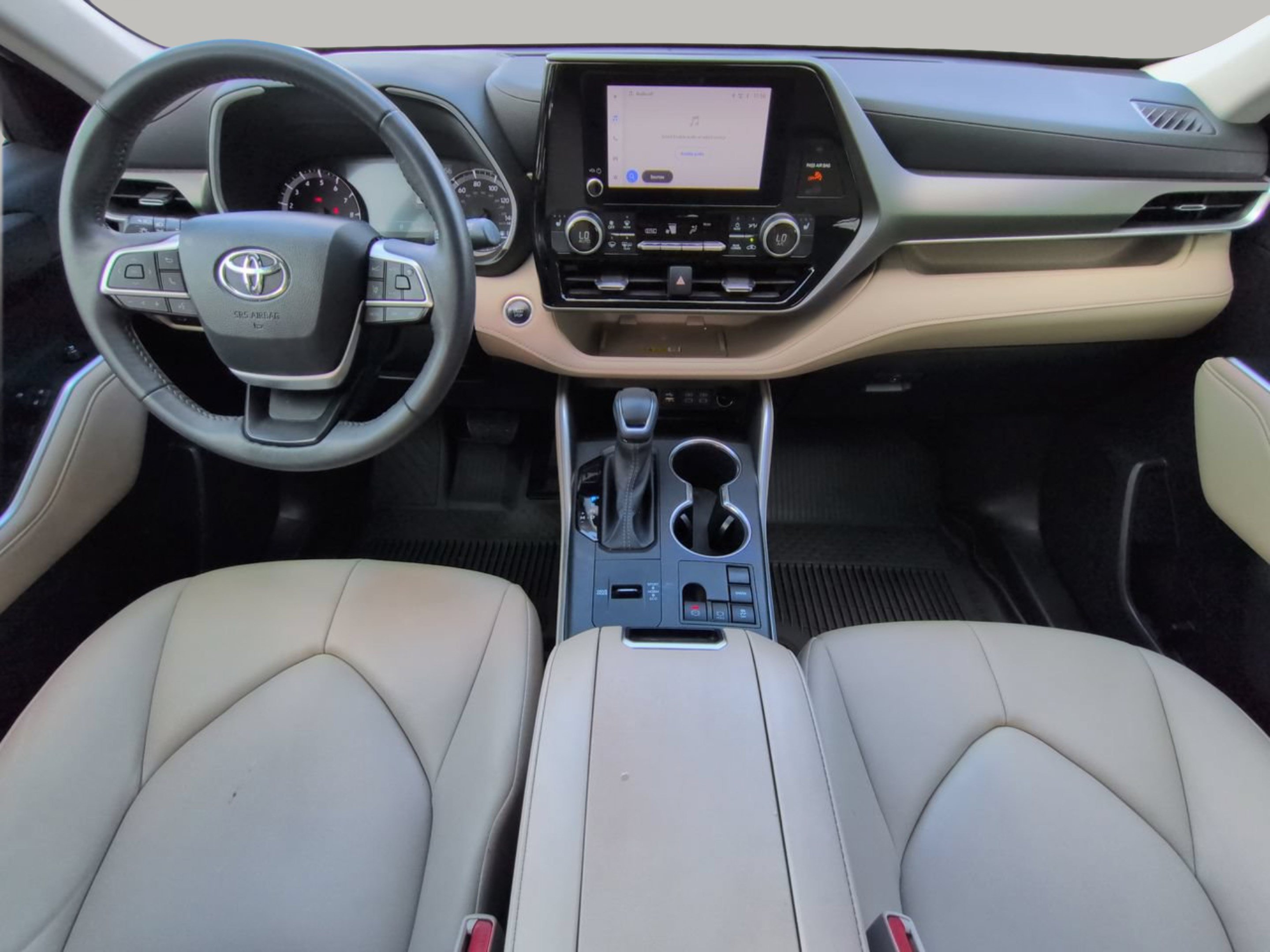 Used 2024 Pearl Toyota XLE image 4