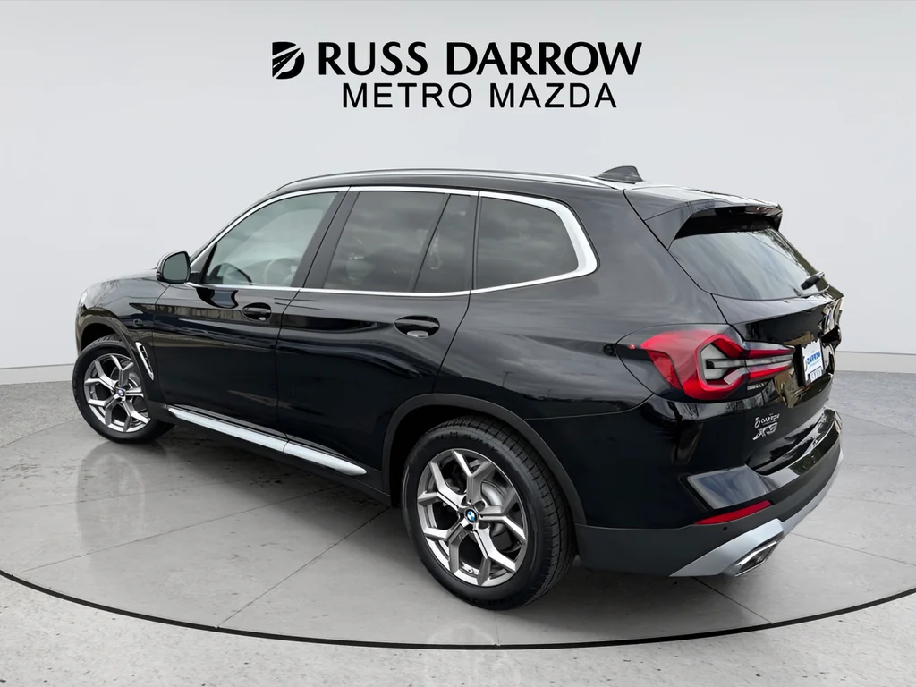 Used 2023 Black BMW xDrive30i image 3