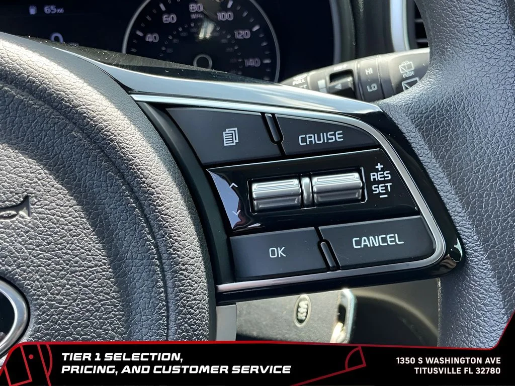 Used 2022 Red Kia LX image 40