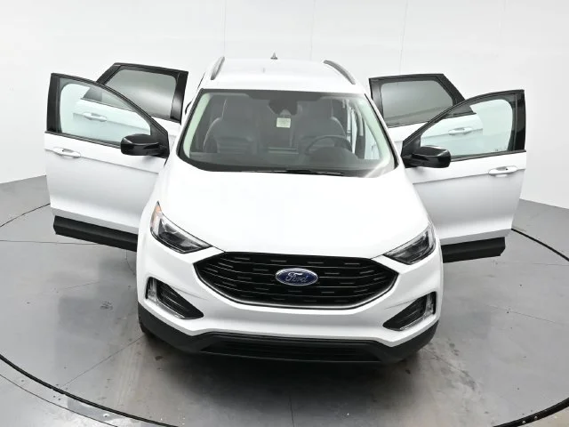 Used 2024 Oxford White Ford SEL image 43