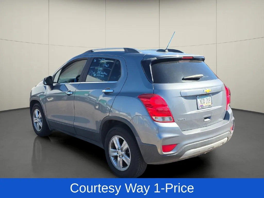 Used 2019 Gray Chevrolet LT image 6