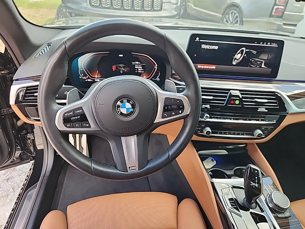 Used 2023 Black Sapphire Metallic BMW 540i image 4