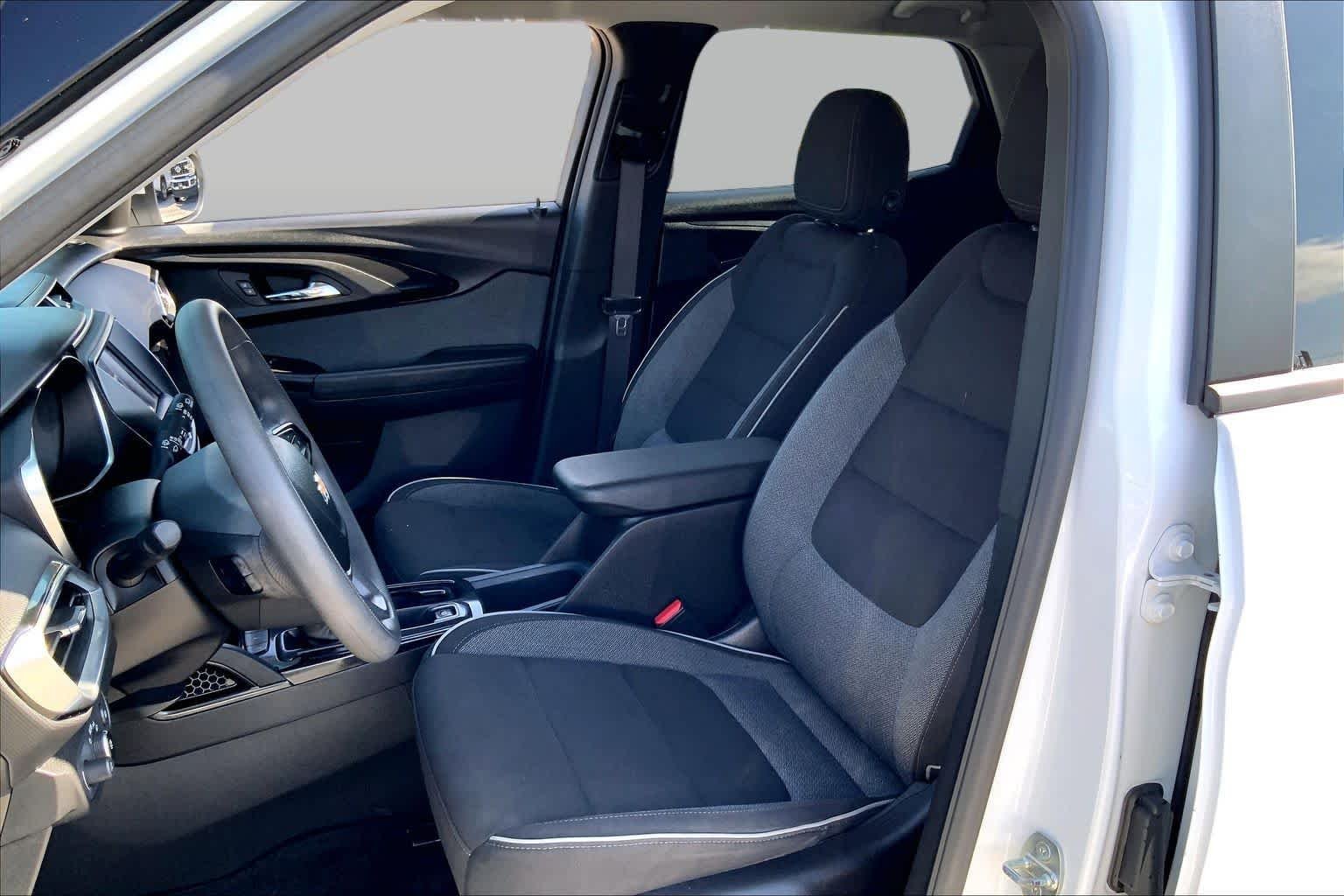 Used 2021 Summit White Chevrolet LT image 8