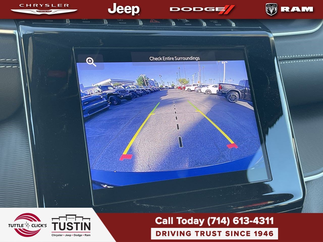Used 2025 Diamond Black Crystal Pearlcoat Jeep Laredo image 28