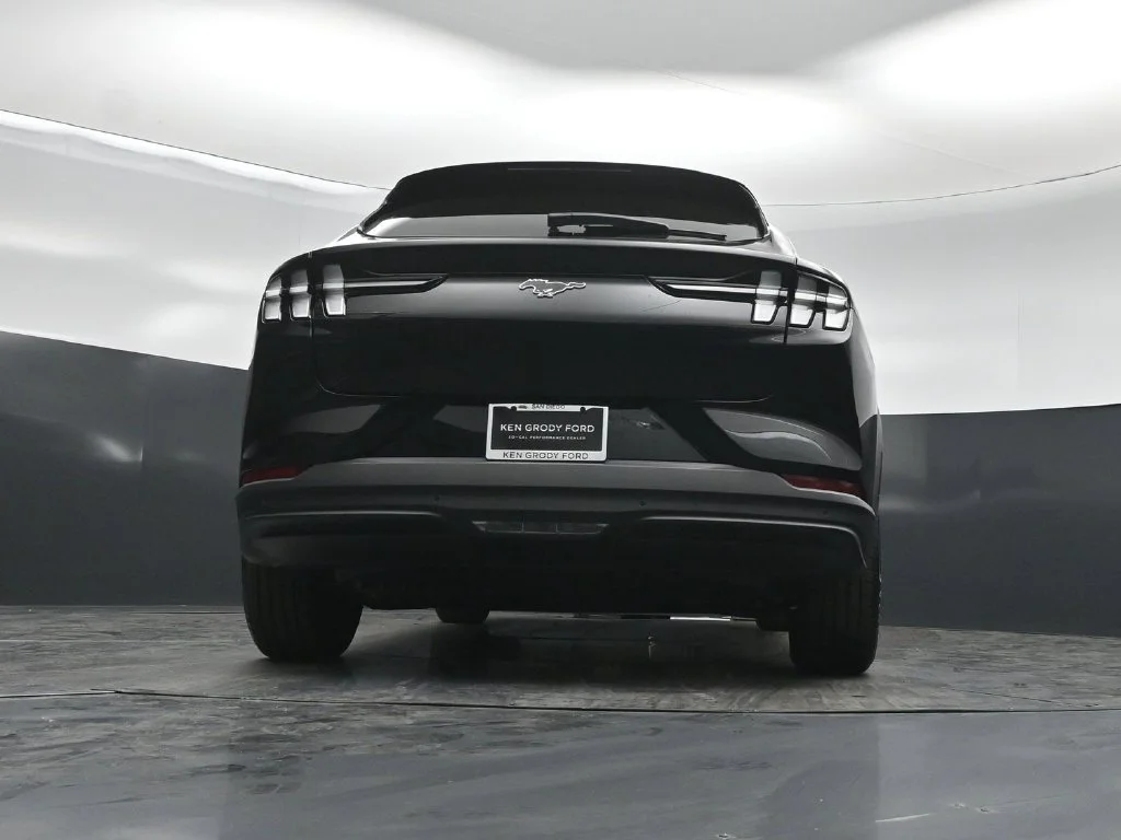 New 2026 Shadow Black Ford Select image 43