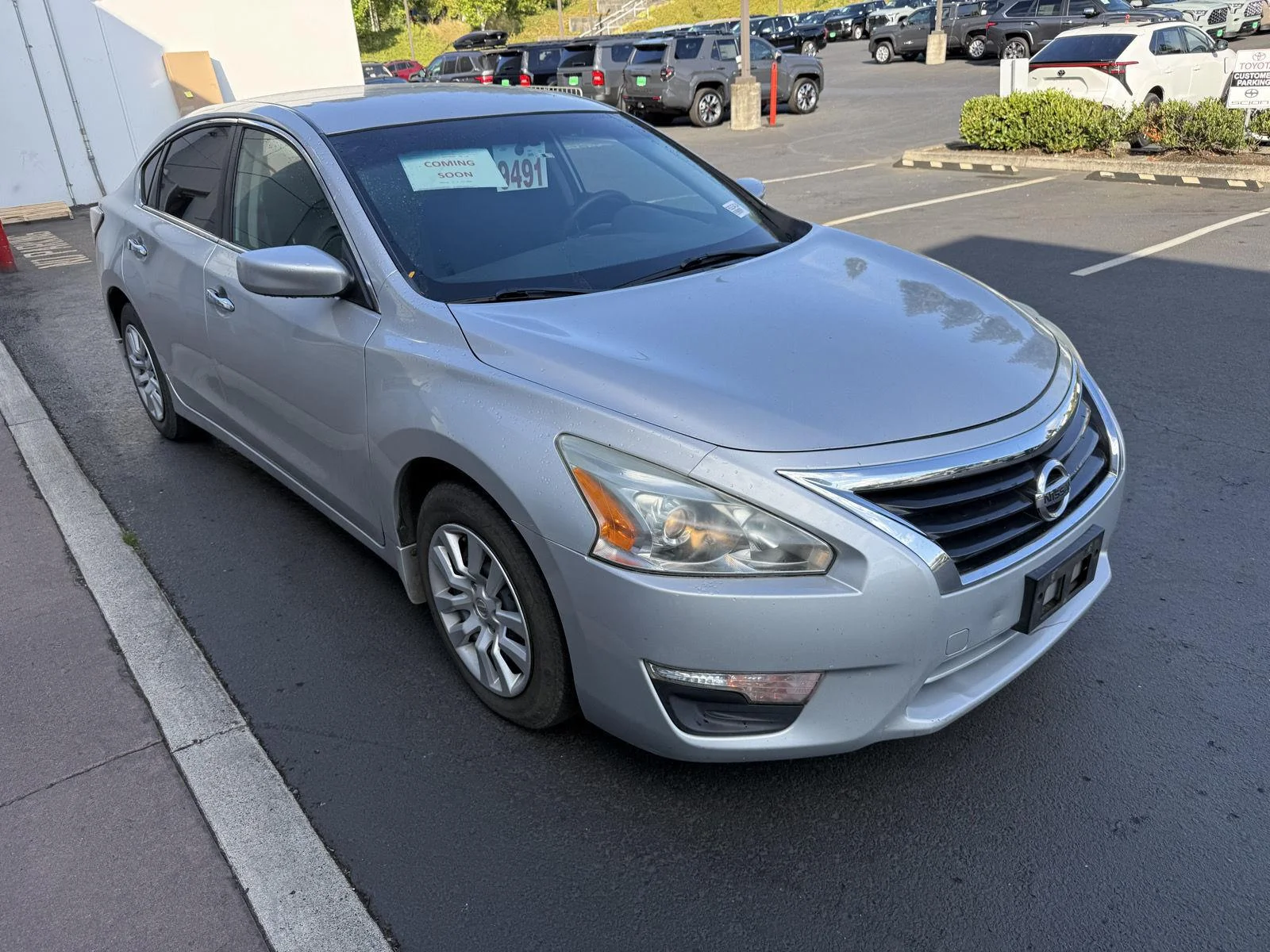 Used 2014 Brilliant Silver Metallic Nissan 2.5 S image 7