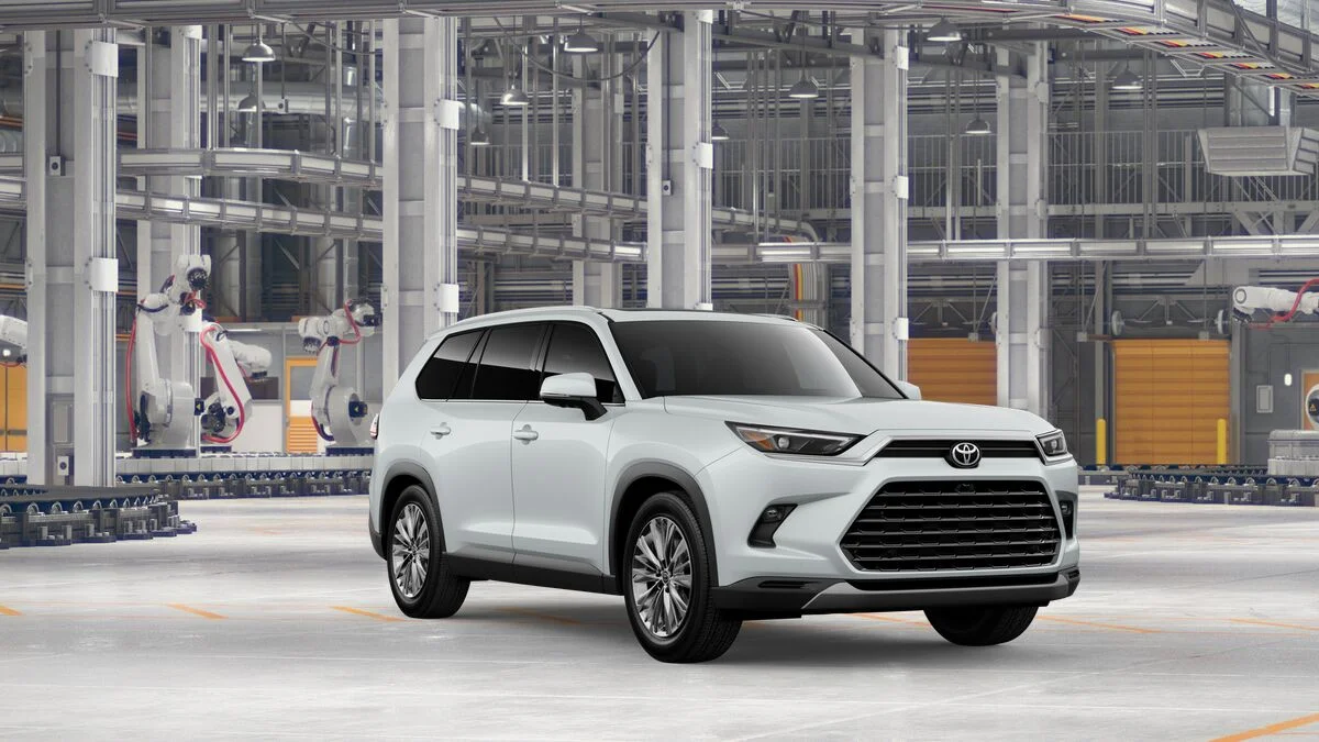 New 2026 Wind Chill Pearl Toyota Platinum image 15