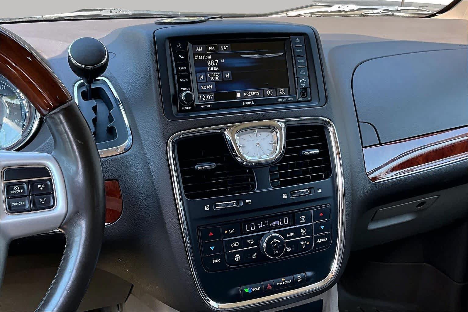 Pre-Owned 2014 Chrysler Town & Country Limited