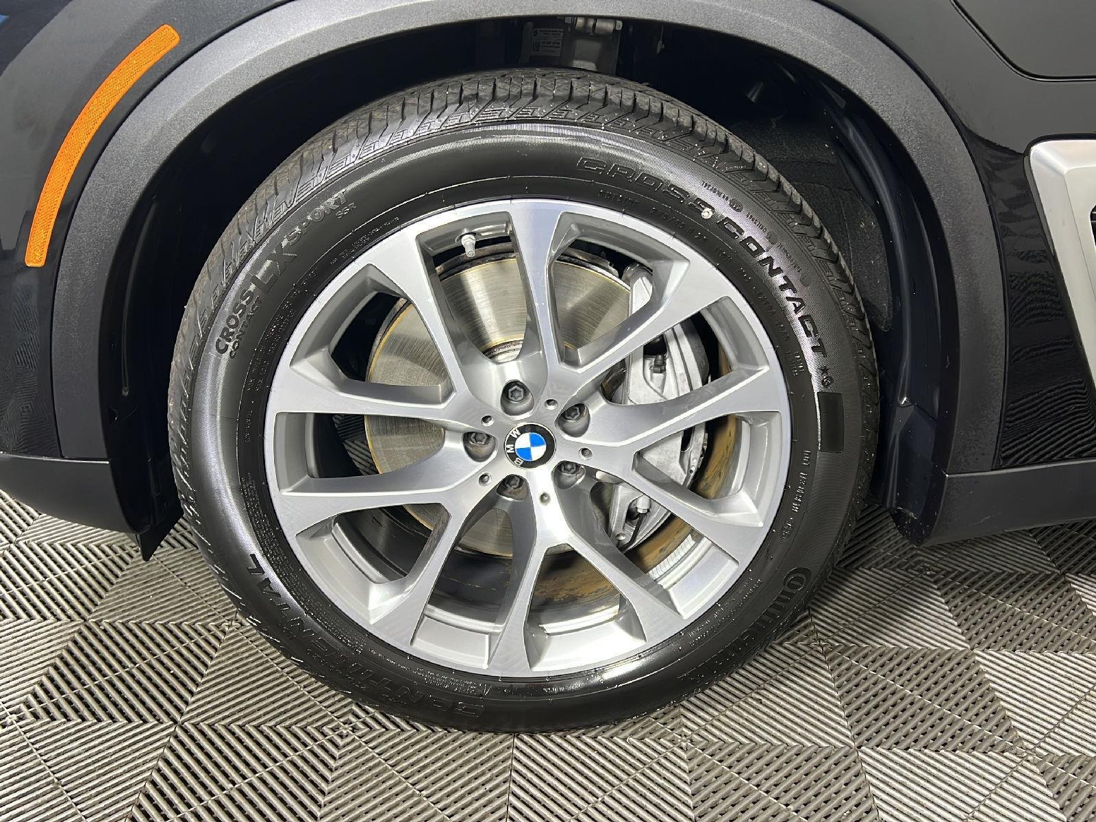 New 2026 Black Sapphire Metallic BMW xDrive50e image 8