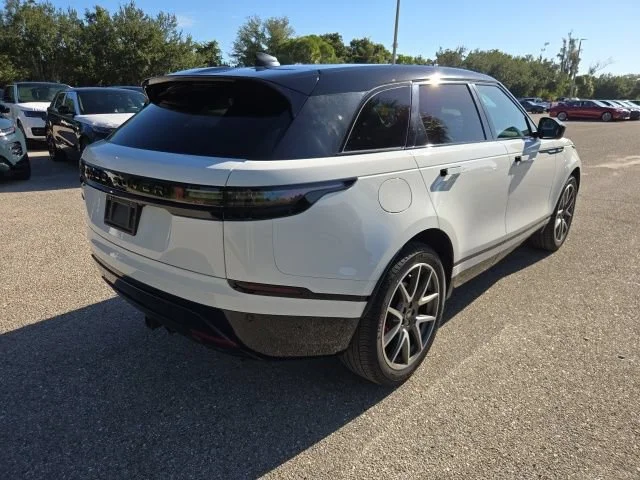 Used 2025 White Land Rover Dynamic SE image 5