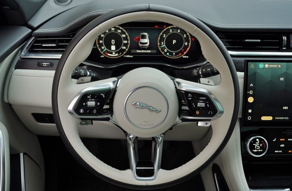 2025 JAGUAR F-PACE - Image 15