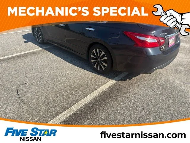 Used 2017 Blue Nissan 2.5 SV image 12