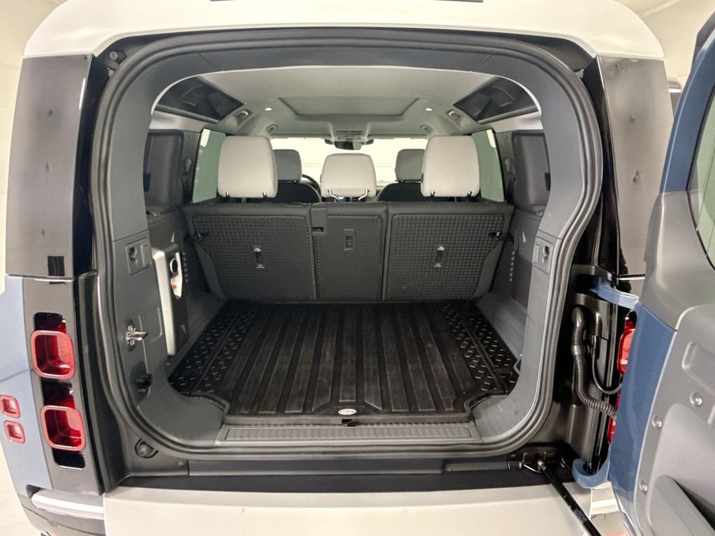 2025 Land Rover Defender S - Photo 27
