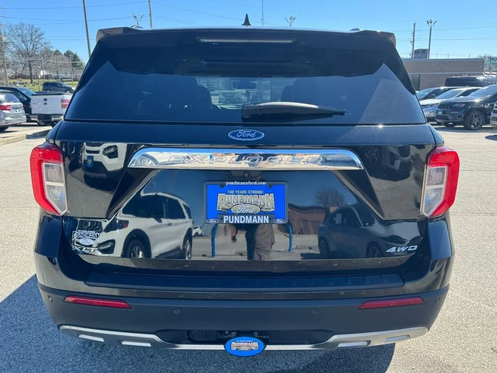 Used 2023 Agate Black Metallic Ford XLT image 4