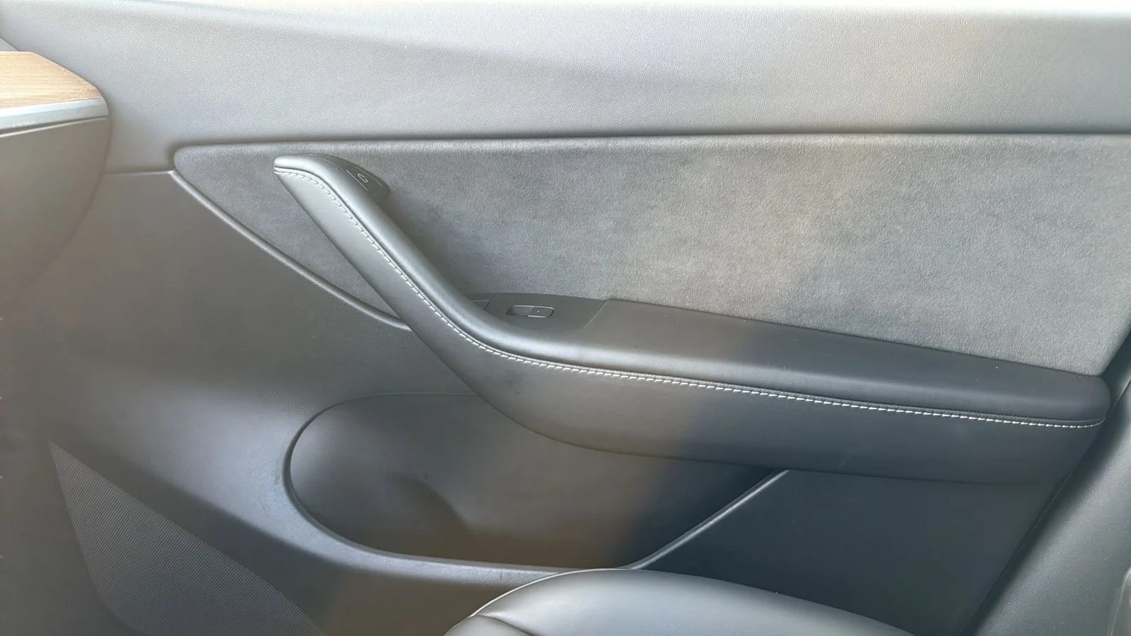Used 2022 Black Tesla Long Range image 23
