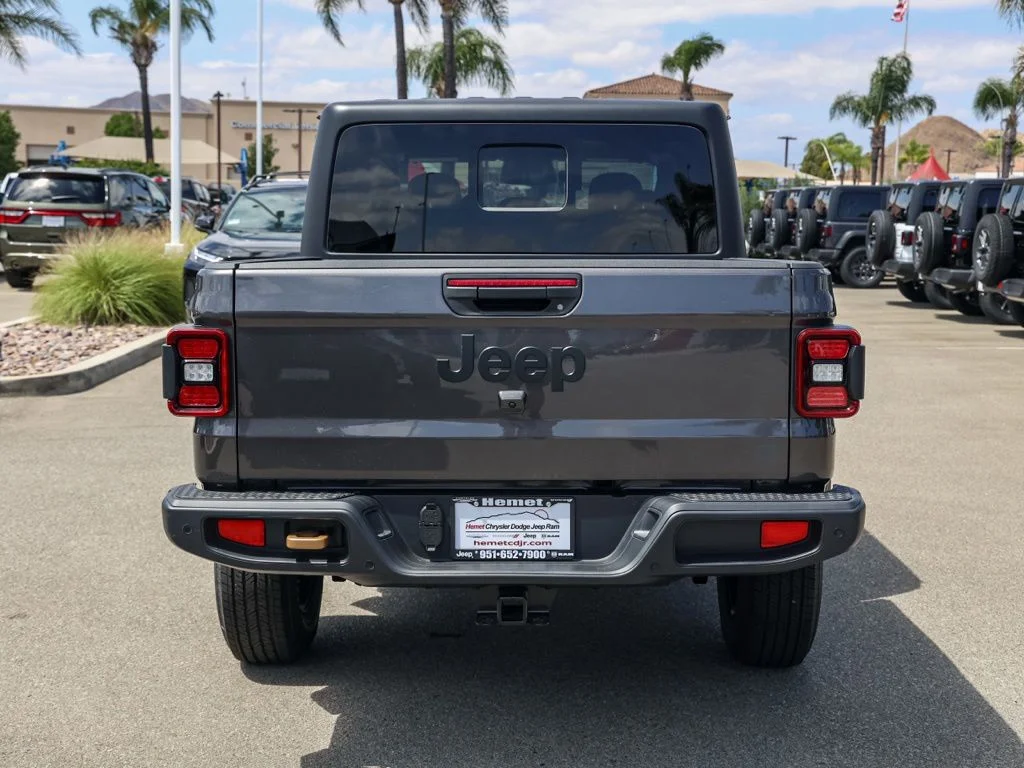 New 2026 Granite Crystal Metallic Clear-Coat Exterior Paint Jeep 85th Anniversary Edition image 5