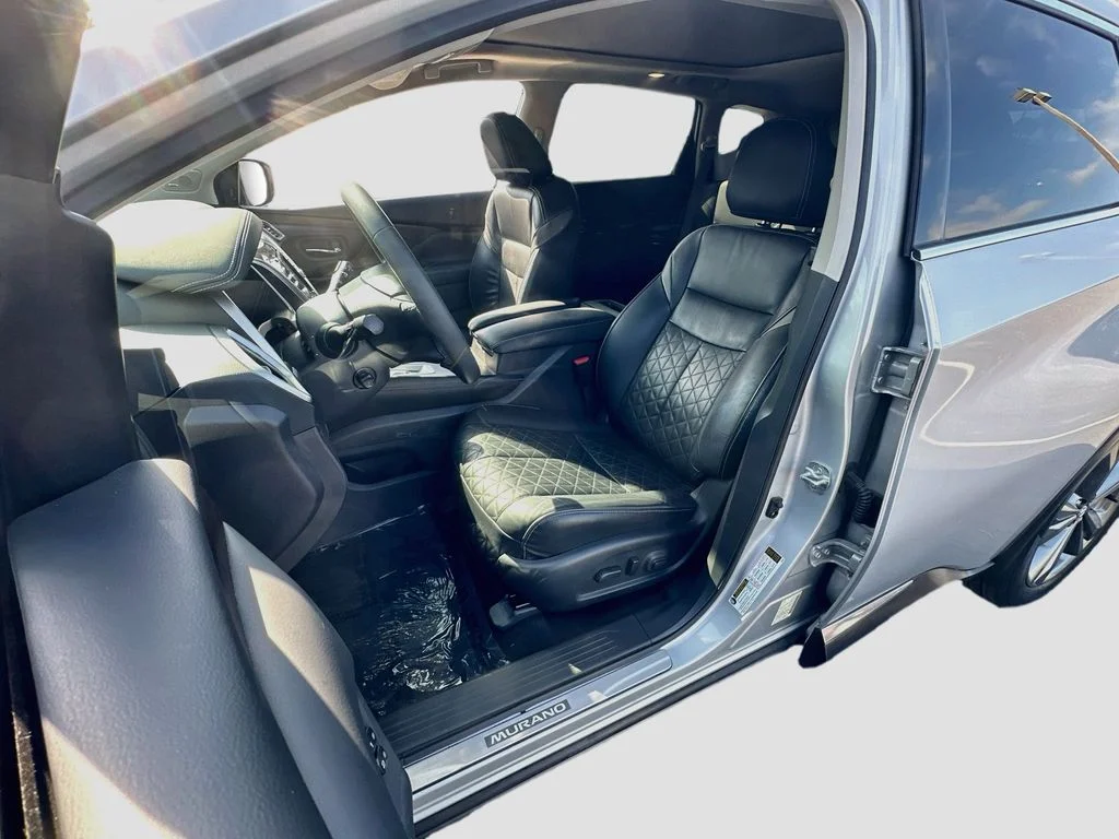 Used 2020 Silver Nissan Platinum image 22