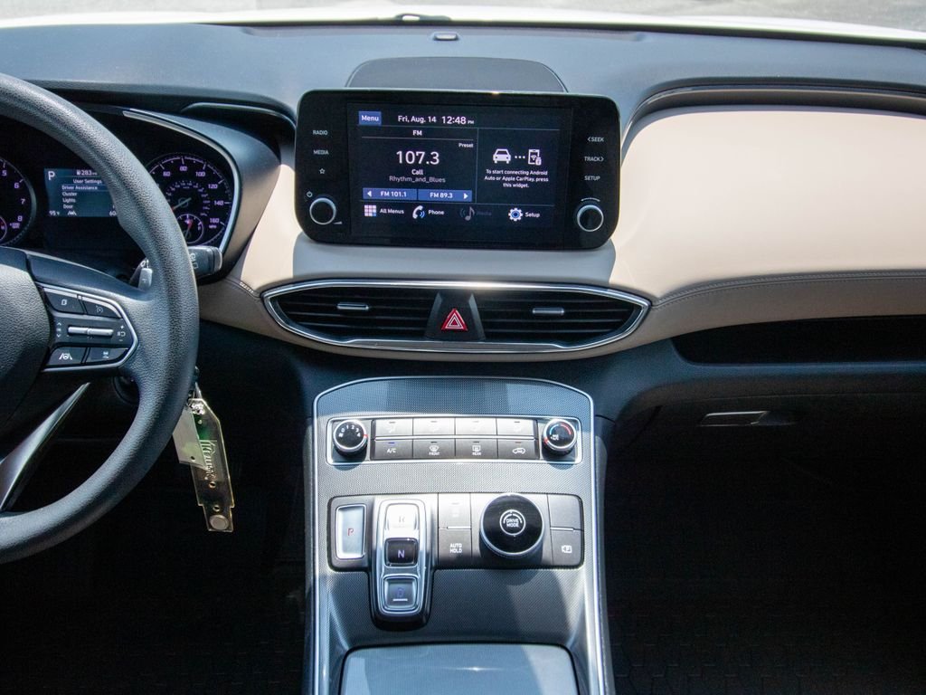 Used 2023 White Hyundai SE image 22