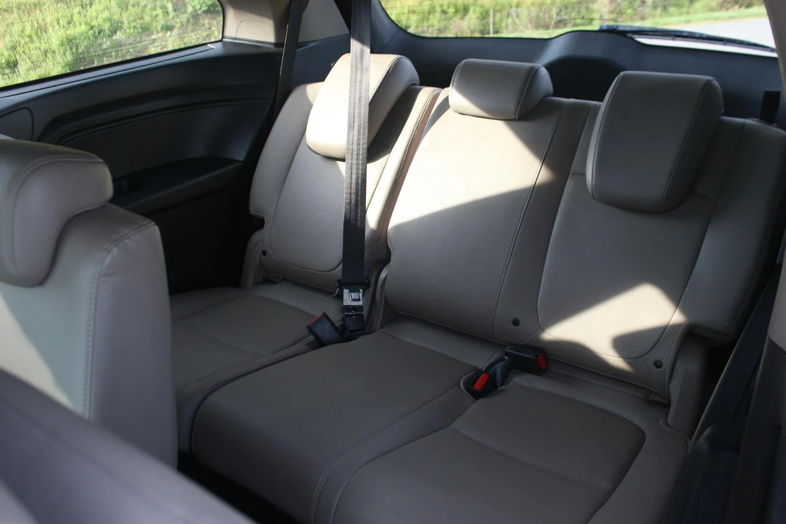 Used 2020 Burg Honda EX-L image 32