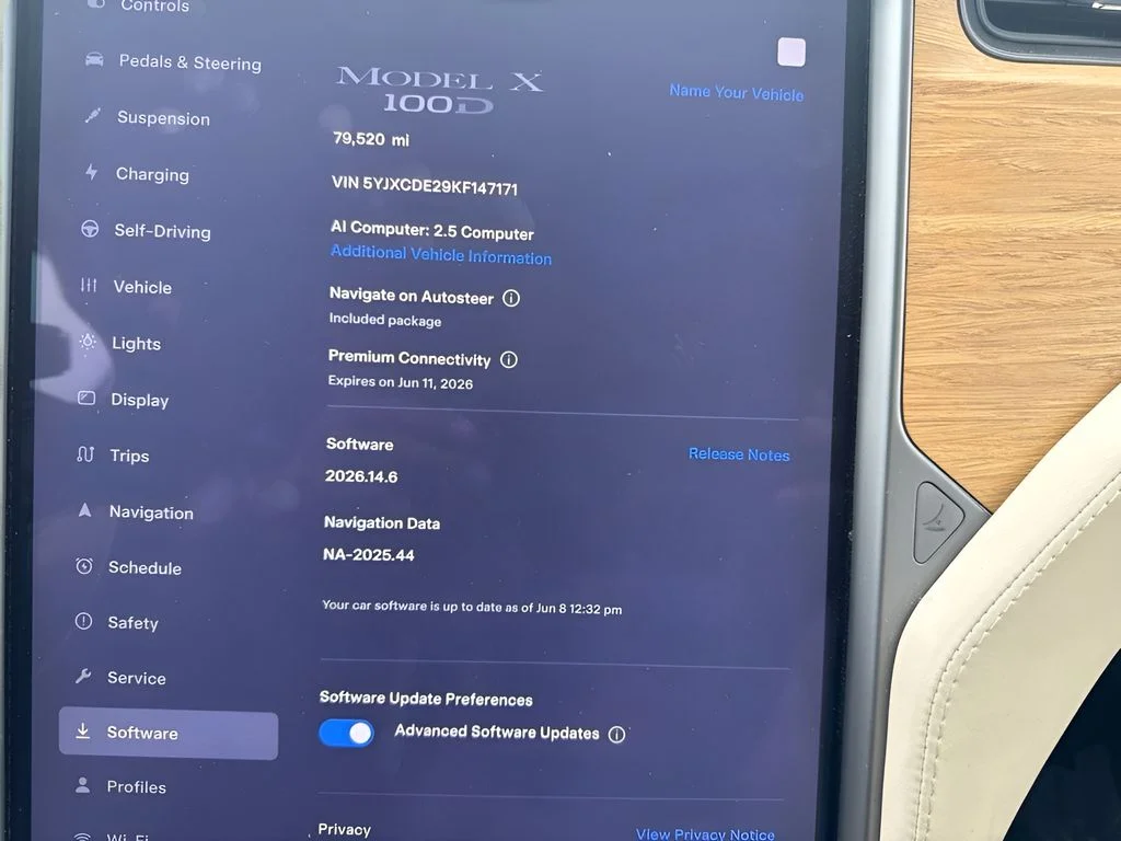 Used 2019  Tesla 100D image 24