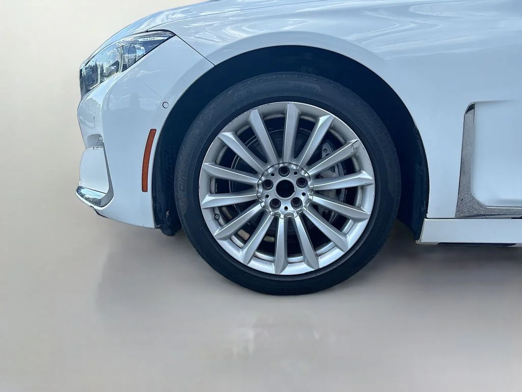 Used 2022 Alpine White BMW 740i image 13