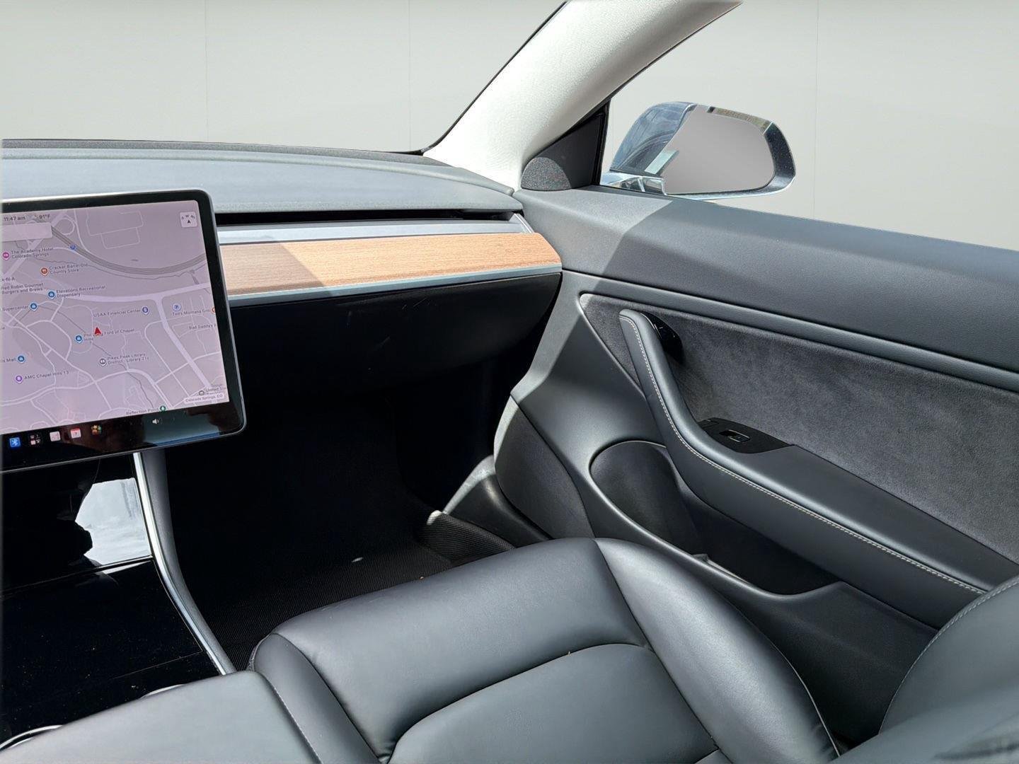 Used 2018  Tesla Long Range Battery image 24