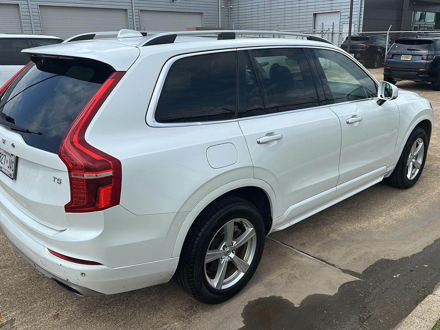 Used 2016  VOLVO T5MOMENT image 4