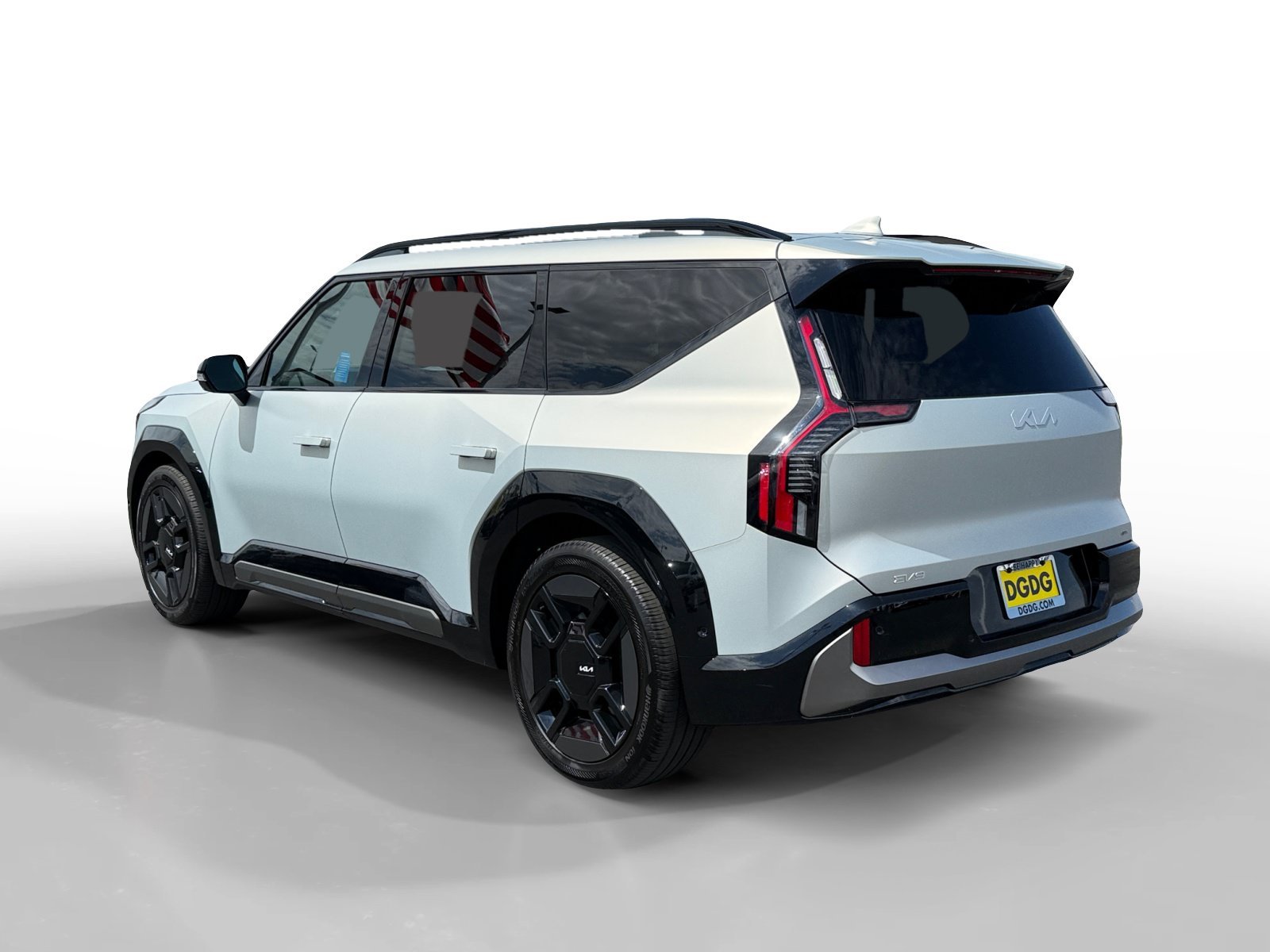 Used 2024 Ivory Kia GT-Line image 3