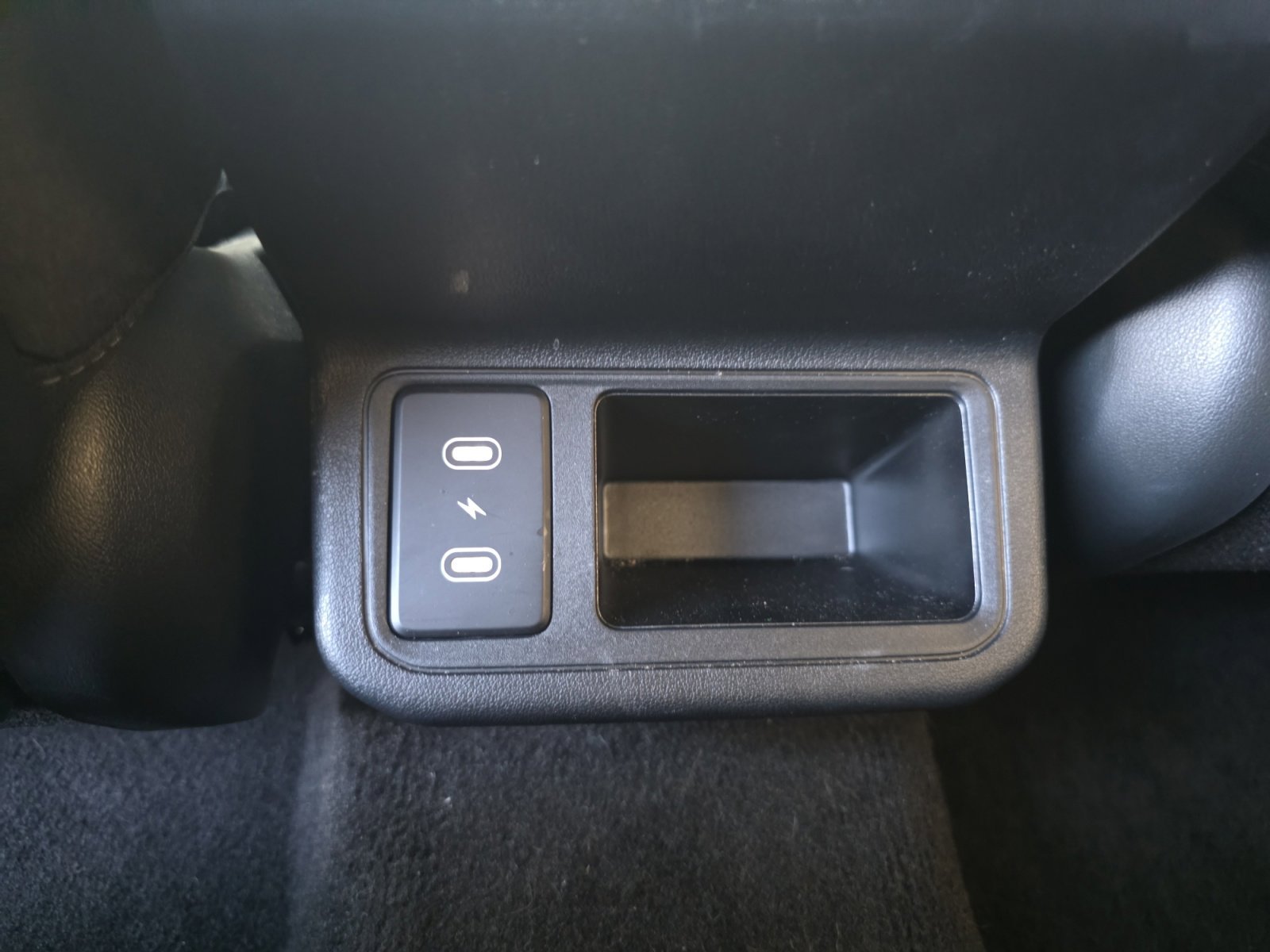 Certified Used 2025 Steel Gray Kia LXS image 22