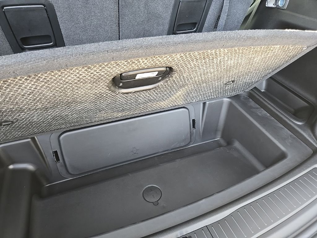 New 2026 Silver Zynith Exterior Paint Jeep  image 109