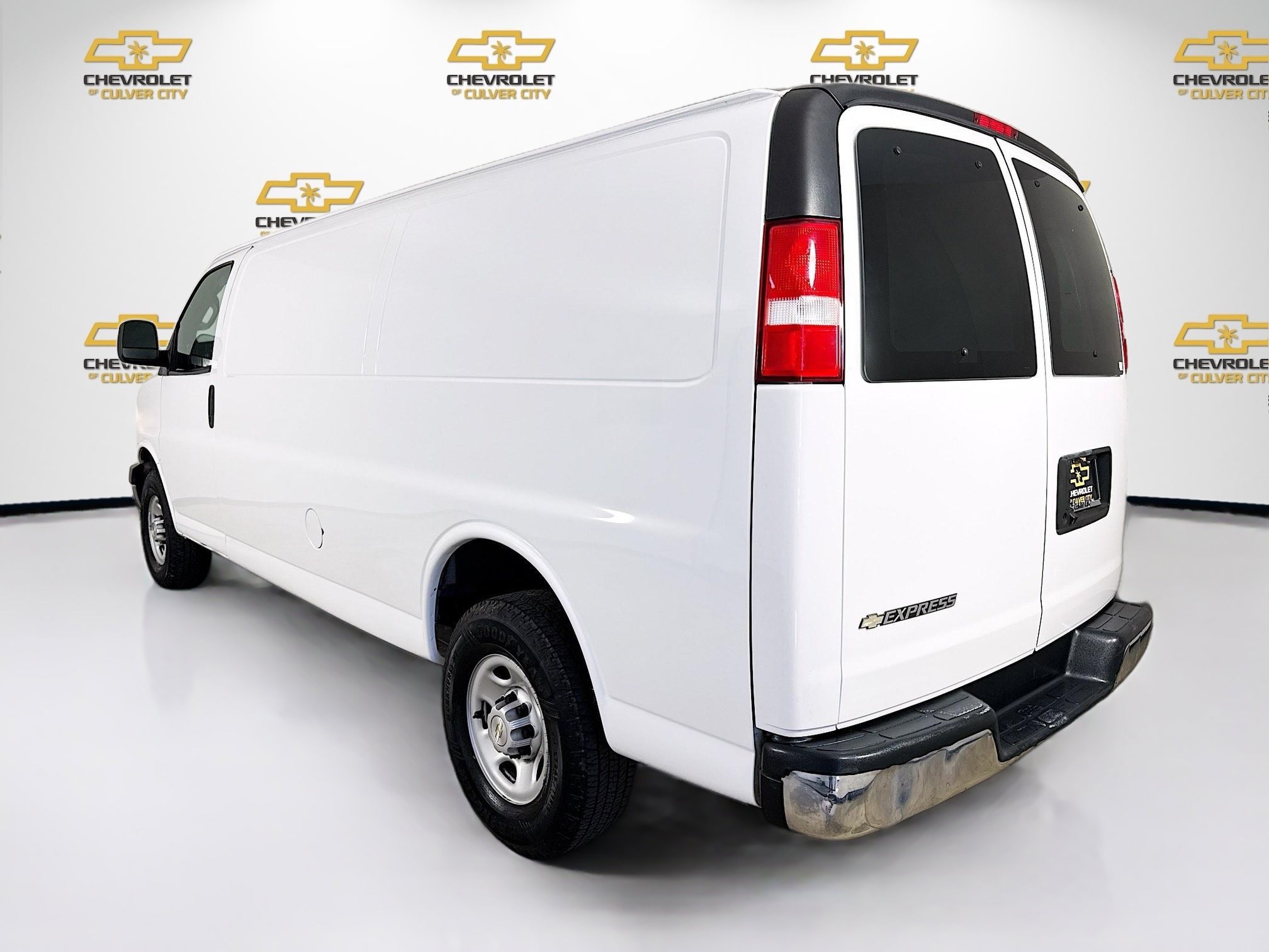 Used 2020 Summit White Chevrolet WT image 5