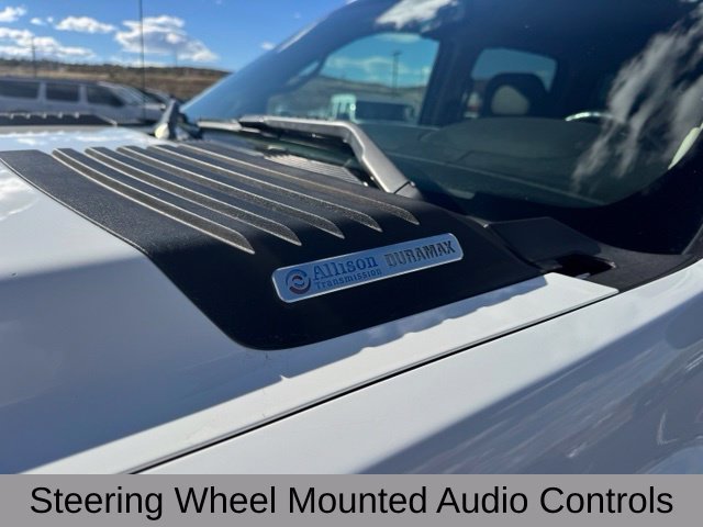 Used 2007 White Chevrolet LT image 12