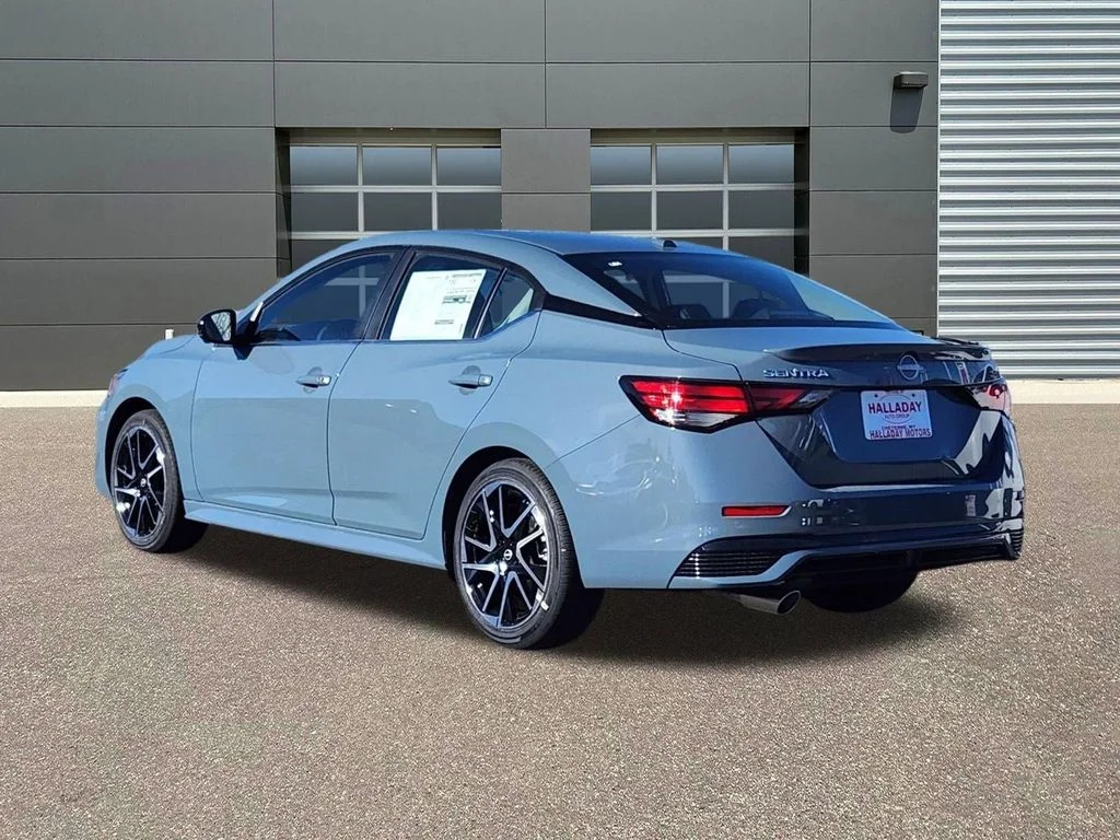 2025 Nissan Sentra SR - Photo 3