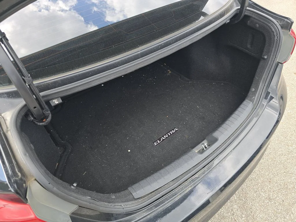 Used 2017 Black Hyundai Limited image 18