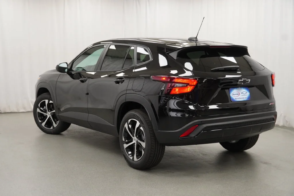 New 2026 Mosaic Black Metallic Chevrolet 1RS image 18
