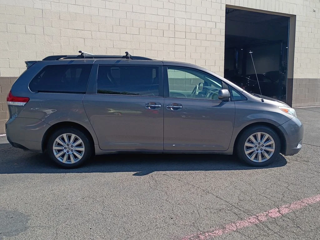 Used 2014 Predawn Gray Mica Toyota XLE image 3