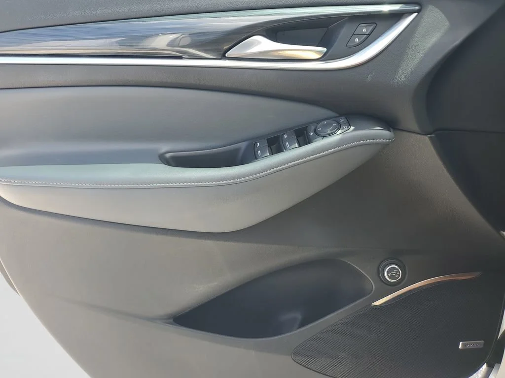 Used 2021 (Includes Satin Nickel lower exterior accent color.) Buick Essence image 18