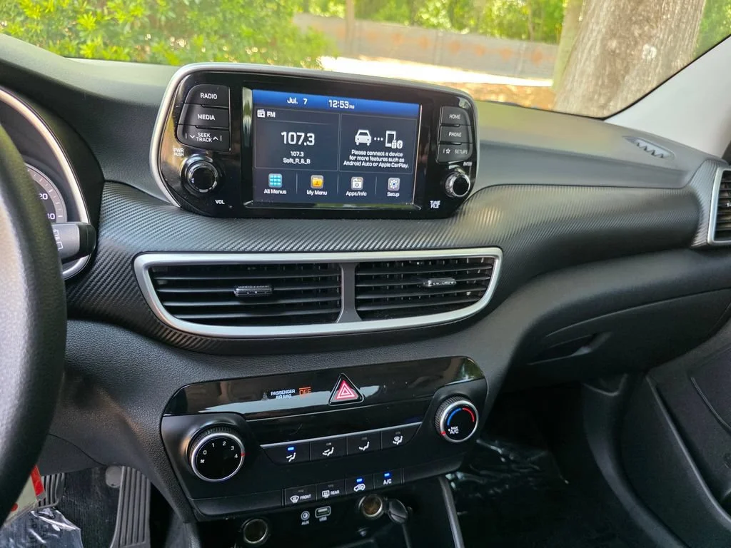 Used 2019 Blue Hyundai SE image 16